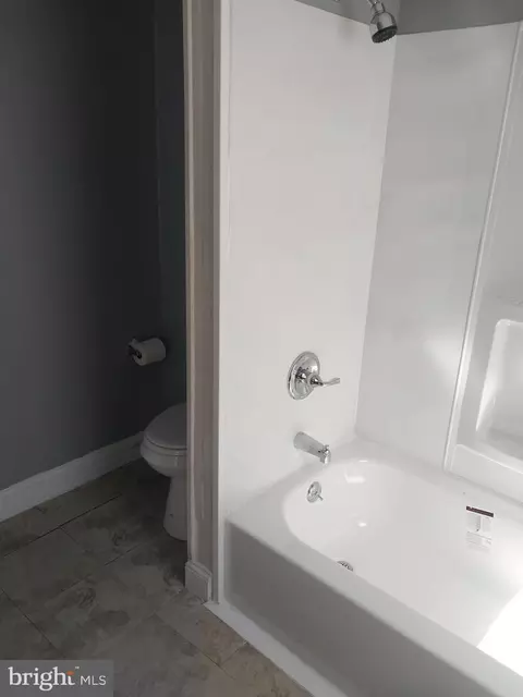 Bath - 2245 Sidney Ave, Baltimore, MD 21230 photo 3 of 3
