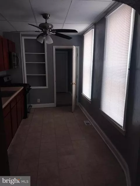 Entry Way - 2245 Sidney Ave, Baltimore, MD 21230 photo 4 of 6