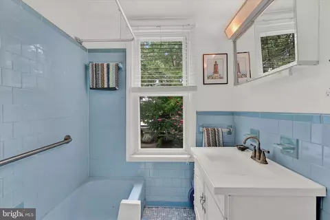 Bath - 4010 Hickory Ave, Baltimore, MD 21211 photo 1 of 1