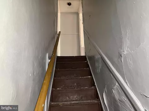 Entry Way - 509 Bloom St, Baltimore, MD 21217 photo 5 of 6