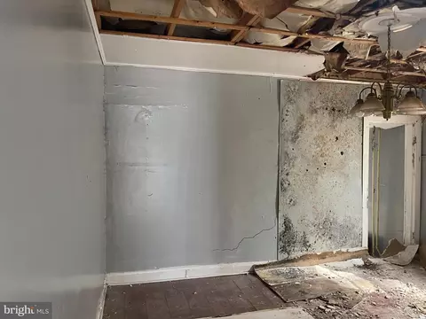 Entry Way - 509 Bloom St, Baltimore, MD 21217 photo 3 of 6