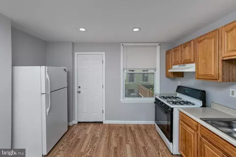 Entry Way - 517 W 28th St, Baltimore, MD 21211 photo 2 of 4