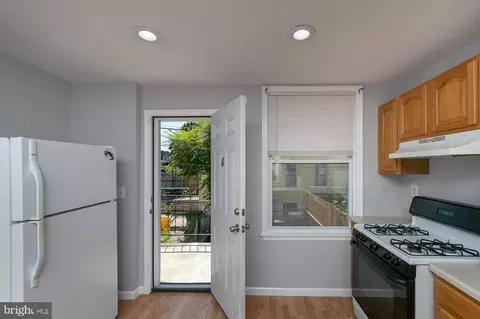 Entry Way - 517 W 28th St, Baltimore, MD 21211 photo 1 of 4