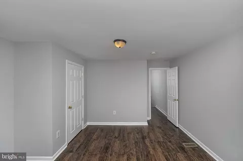 Entry Way - 517 W 28th St, Baltimore, MD 21211 photo 3 of 4