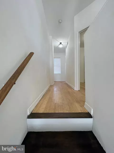 Entry Way - 1902 Walbrook Ave, Baltimore, MD 21217 photo 5 of 7