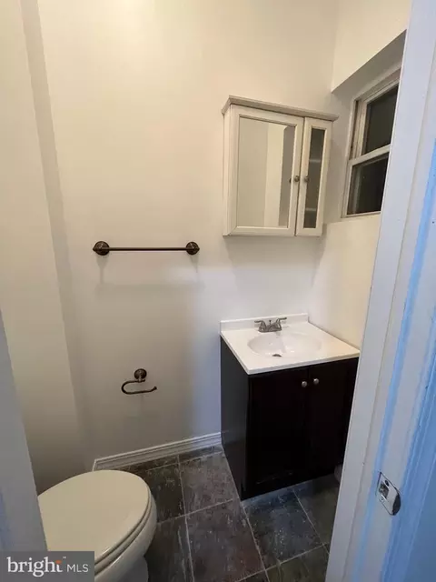 Bath - 1902 Walbrook Ave, Baltimore, MD 21217 photo 1 of 4