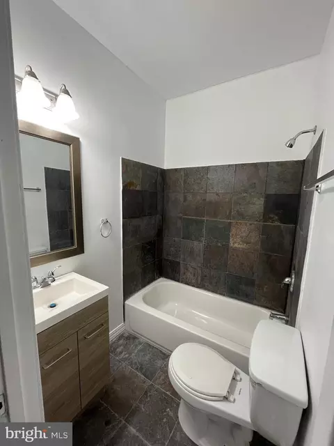 Bath - 1902 Walbrook Ave, Baltimore, MD 21217 photo 2 of 4