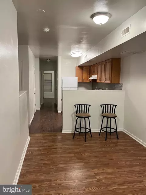 Entry Way - 1902 Walbrook Ave, Baltimore, MD 21217 photo 6 of 7