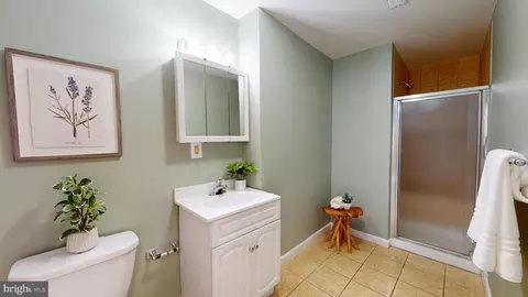 Bath - 4 N Clinton St, Baltimore, MD 21224 photo 1 of 1