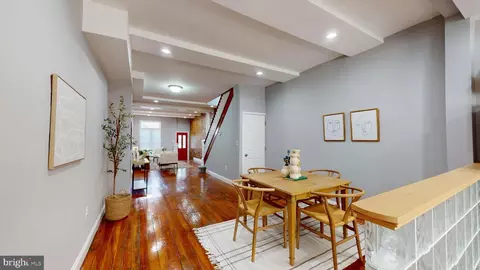 Entry Way - 4 N Clinton St, Baltimore, MD 21224 photo 4 of 8