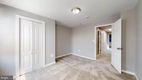 Entry Way - 4 N Clinton St, Baltimore, MD 21224 photo 7 of 8