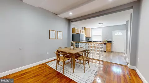 Entry Way - 4 N Clinton St, Baltimore, MD 21224 photo 3 of 8