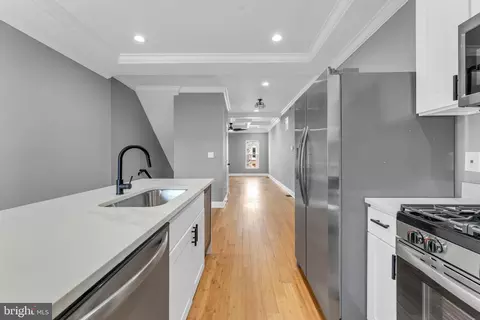 Entry Way - 1609 Mc Henry St, Baltimore, MD 21223 photo 2 of 5
