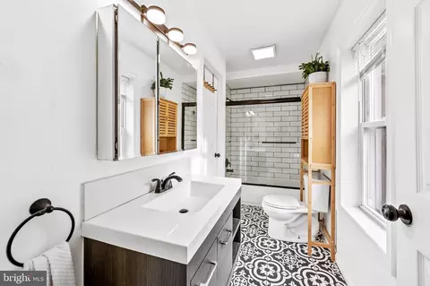 Bath - 2317 Fleet St, Baltimore, MD 21224 photo 2 of 2
