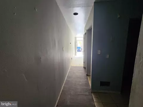 Entry Way - 1830 Hope St, Baltimore, MD 21202 photo 3 of 4