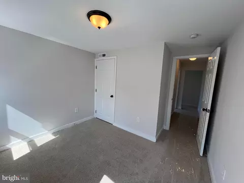 549 Bloom St, Baltimore, MD 21217 photo 28
