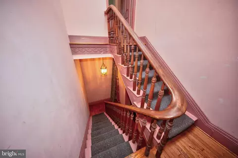 Entry Way - 2522 Madison Ave, Baltimore, MD 21217 photo 4 of 6