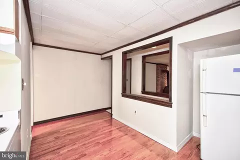 Entry Way - 2522 Madison Ave, Baltimore, MD 21217 photo 6 of 6