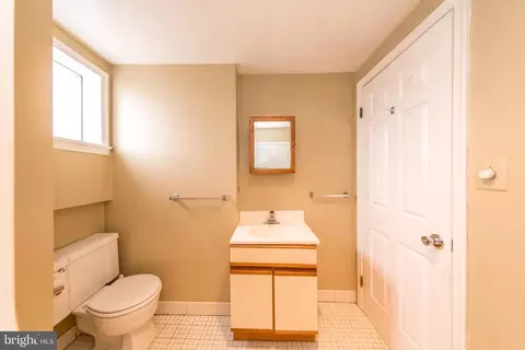 Bath - 2522 Madison Ave, Baltimore, MD 21217 photo 4 of 5