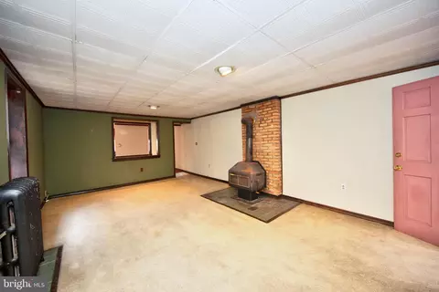 Living - 2522 Madison Ave, Baltimore, MD 21217 photo 8 of 12