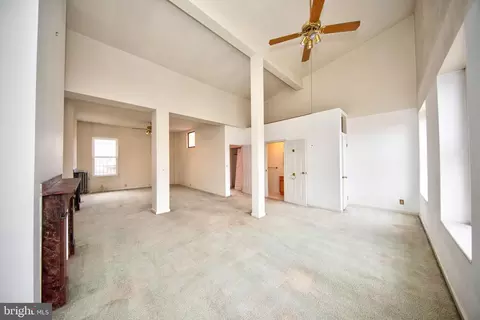 Living - 2522 Madison Ave, Baltimore, MD 21217 photo 11 of 12