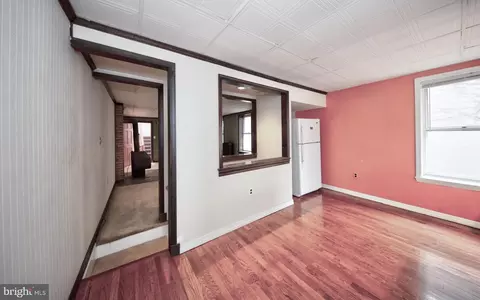 Entry Way - 2522 Madison Ave, Baltimore, MD 21217 photo 5 of 6