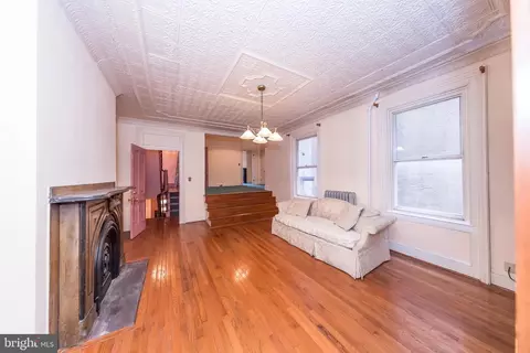 Living - 2522 Madison Ave, Baltimore, MD 21217 photo 6 of 12