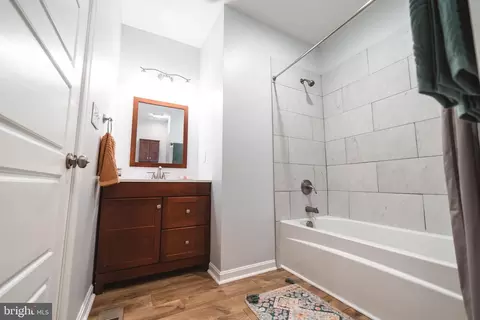 Entry Way - 635 E 36th St, Baltimore, MD 21218 photo 15 of 16