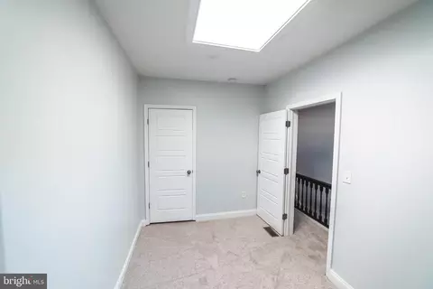 Entry Way - 635 E 36th St, Baltimore, MD 21218 photo 13 of 16