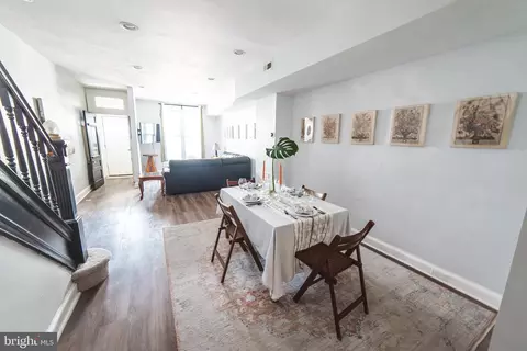 Entry Way - 635 E 36th St, Baltimore, MD 21218 photo 7 of 16