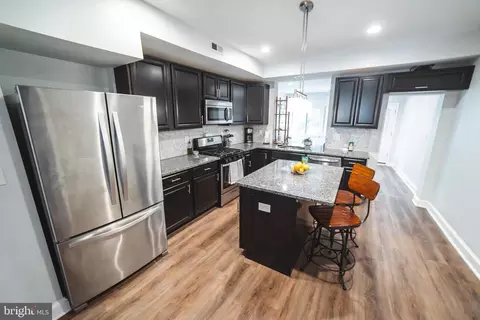 Entry Way - 635 E 36th St, Baltimore, MD 21218 photo 9 of 16