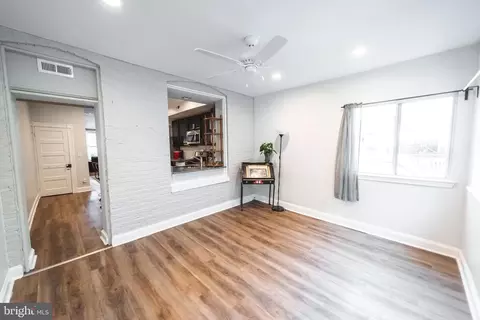 Entry Way - 635 E 36th St, Baltimore, MD 21218 photo 11 of 16