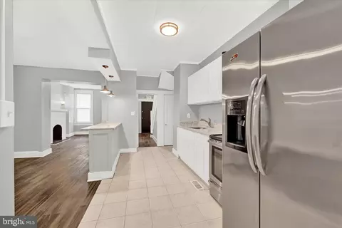 Entry Way - 505 Chateau Ave, Baltimore, MD 21212 photo 5 of 6