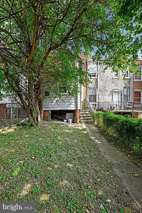 Exterior - 505 Chateau Ave, Baltimore, MD 21212 photo 5 of 6
