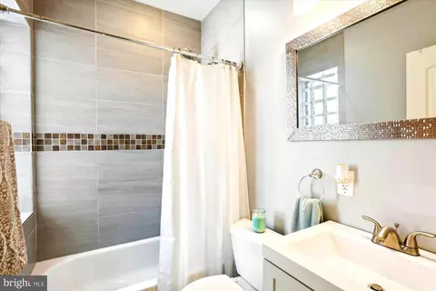Bath - 708 Oldham St, Baltimore, MD 21224 photo 1 of 3