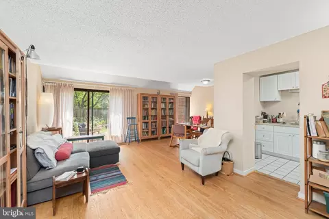 2367 Flax Ter, Baltimore, MD 21209 photo 9