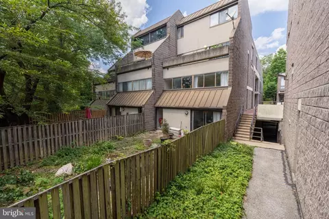 2367 Flax Ter, Baltimore, MD 21209 photo 2