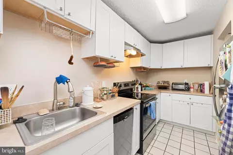 2367 Flax Ter, Baltimore, MD 21209 photo 21