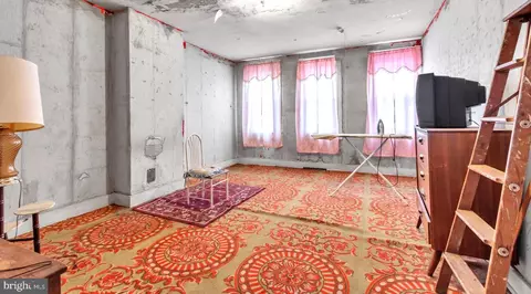 Bedroom - 1606 E Biddle St, Baltimore, MD 21213 photo 6 of 7