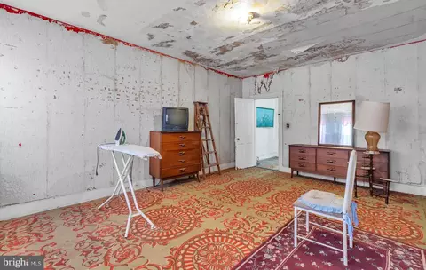 Bedroom - 1606 E Biddle St, Baltimore, MD 21213 photo 7 of 7