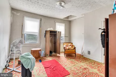 Bedroom - 1606 E Biddle St, Baltimore, MD 21213 photo 2 of 7