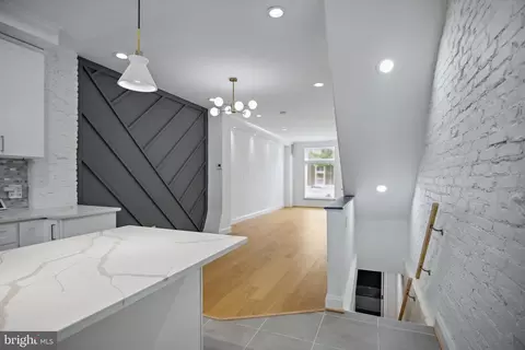 Entry Way - 831 N Luzerne Ave, Baltimore, MD 21205 photo 4 of 12