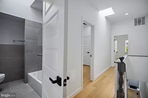 Entry Way - 831 N Luzerne Ave, Baltimore, MD 21205 photo 7 of 12