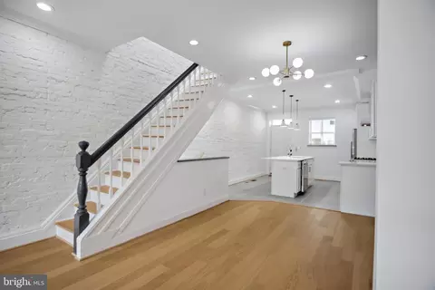 Entry Way - 831 N Luzerne Ave, Baltimore, MD 21205 photo 5 of 12