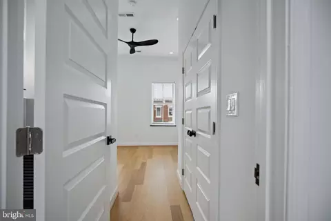 Entry Way - 831 N Luzerne Ave, Baltimore, MD 21205 photo 10 of 12