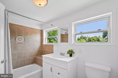 2721 E Strathmore Ave, Baltimore, MD 21214 photo 21