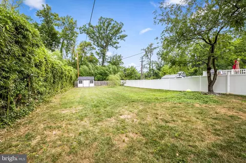 Exterior - 2810 Cheswolde Rd, Baltimore, MD 21209 photo 8 of 9