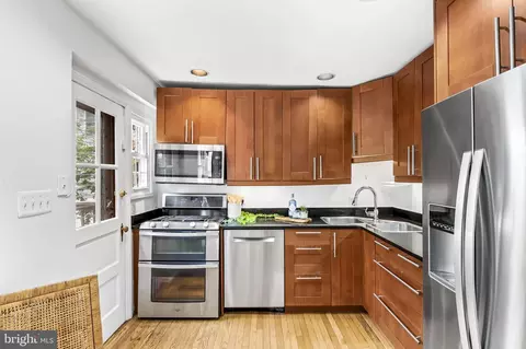 Kitchen - 2810 Cheswolde Rd, Baltimore, MD 21209 photo 2 of 4