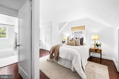 Bedroom - 2810 Cheswolde Rd, Baltimore, MD 21209 photo 4 of 7