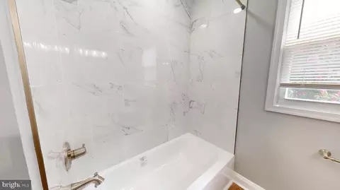 Bath - 4810 Lanier Ave, Baltimore, MD 21215 photo 2 of 3